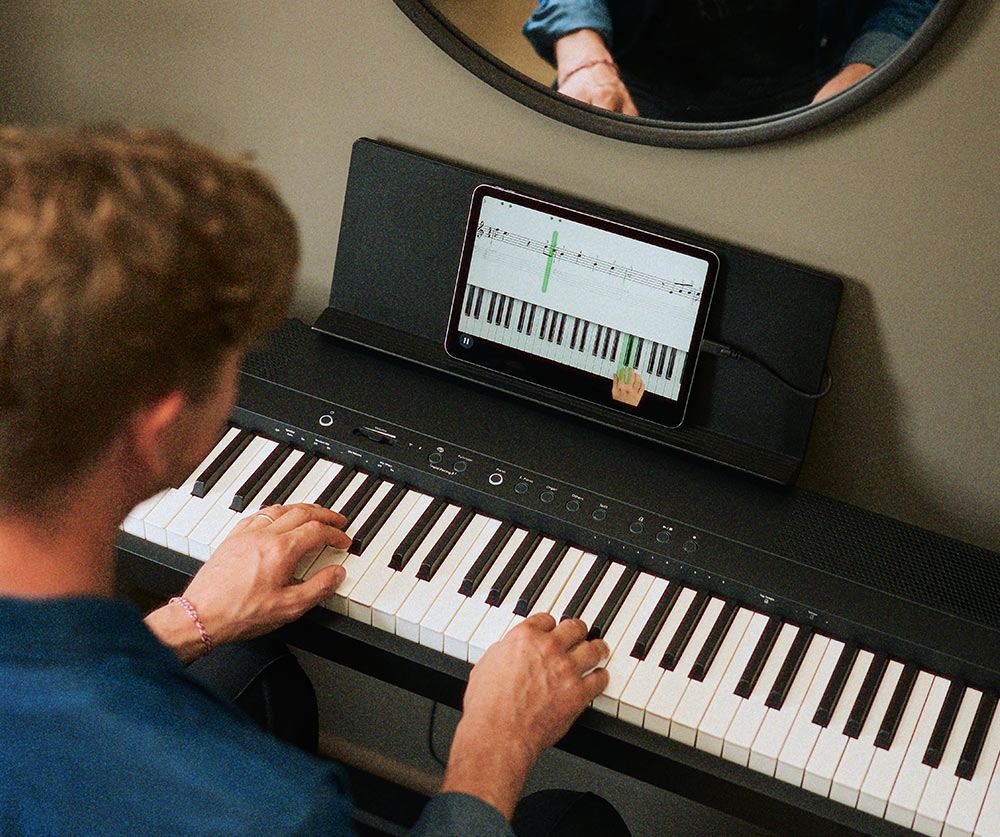 Roland FP-40 Digital Piano 88 Key Black